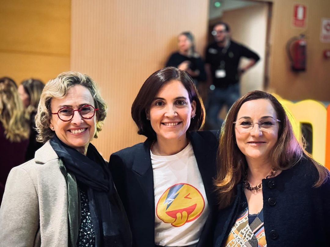 eamnupv's tweet photo. 😃Ayer no nos quisimos perder la presentación de la 2ª Ed. del programa de liderazgo y posicionamiento 👩🎓femenino, #EMPLEAUPV, y disfrutar de la magnífica charla de 👩🏫Boticaria García.
🙌Desde hoy y hasta el 8 de febrero puedes inscribirte:
🔗 https://t.co/GiSobS8Qd2 https://t.co/sjEWY6JQrl
