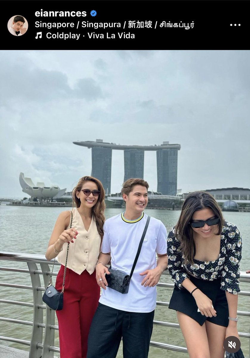 reinsilverio_26's tweet photo. more samly w/ e in singapore ganaps ✨ ate @SamBer_Official @AlyssaValdez2 @EianRances 💖

📸: @EianRances’ ig post | 1.26.2024 🤍

#SamanthaBernardo #SamBer #SamLy #AlyssaValdez #EianRances https://t.co/7VwH61Ua4O