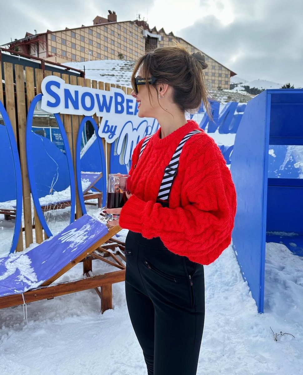 İyi ki doğdun iyi ki varsın iyi ki senin fanının yeni yaşın mutluluk ve huzur dolu olsun nice mutlu senelere idolüm iyi ki varsın iyi ki fanınım hep böyle gül mutlu ol iyi ki doğdun 🎂