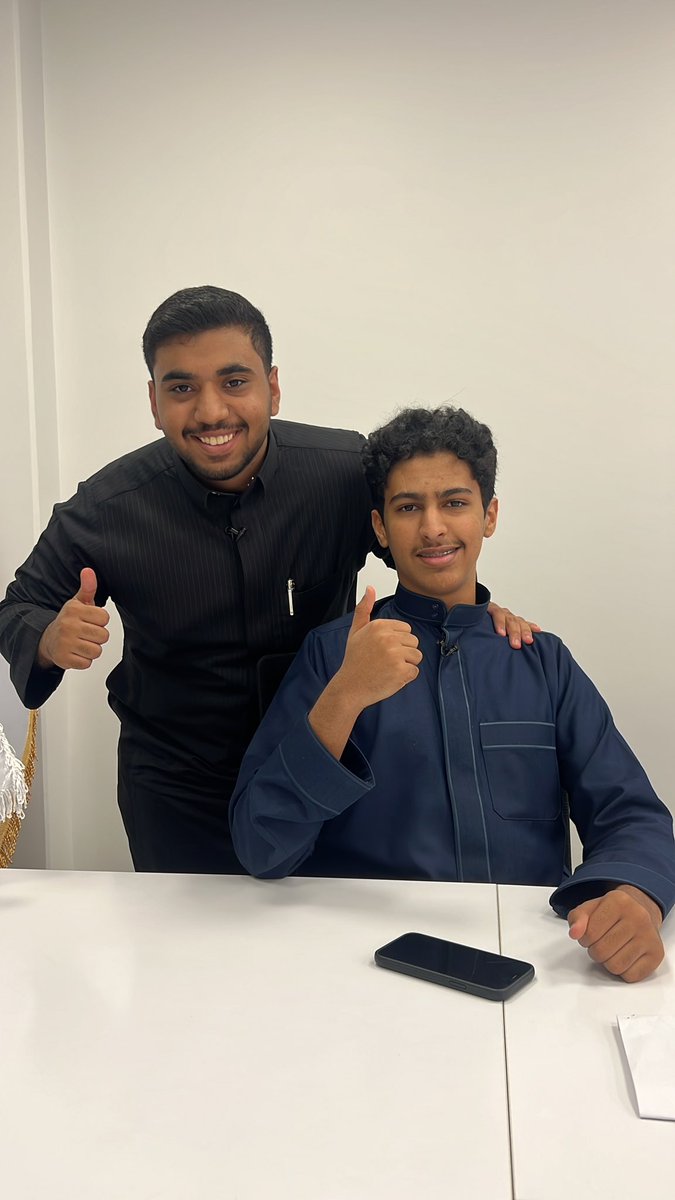 Aq_azez's tweet photo. ولله الحمد، بعد يوم طوييل وممتع طلعنا فيه بمخرجات عظيمة، وصح! فعلااا سعدت بالعمل مع هذا الفريق الرائع اسأل الله لي ولهم التوفيق 🙏 https://t.co/LsNzApqJxY