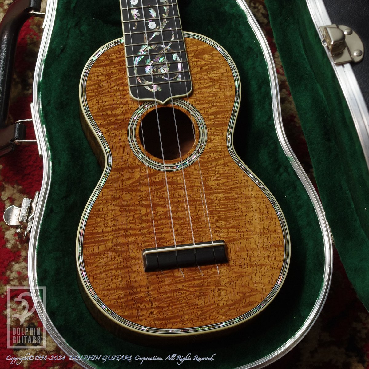 dolphingt's tweet photo. 【東京店】C.F.Martin : CTM Style-5K Tree of Life

#マーティン ウクレレ最高峰 ”Style-5K”
Tree of Life が施されたスペシャルモデルが入荷✨
そして材も逸品！！圧巻の杢目です。
https://t.co/RSRSRwf2cm

#ドルフィンギターズ #CFMartin #martin #マーチン #ウクレレ #ukulele #treeoflife https://t.co/cTqBLaPyNK