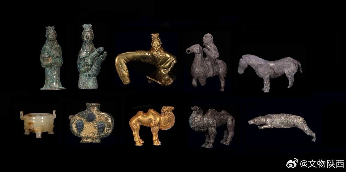从秦始皇陵1号陪葬墓今年的考古成果里看到几个小人，第三个像是一个男舞者