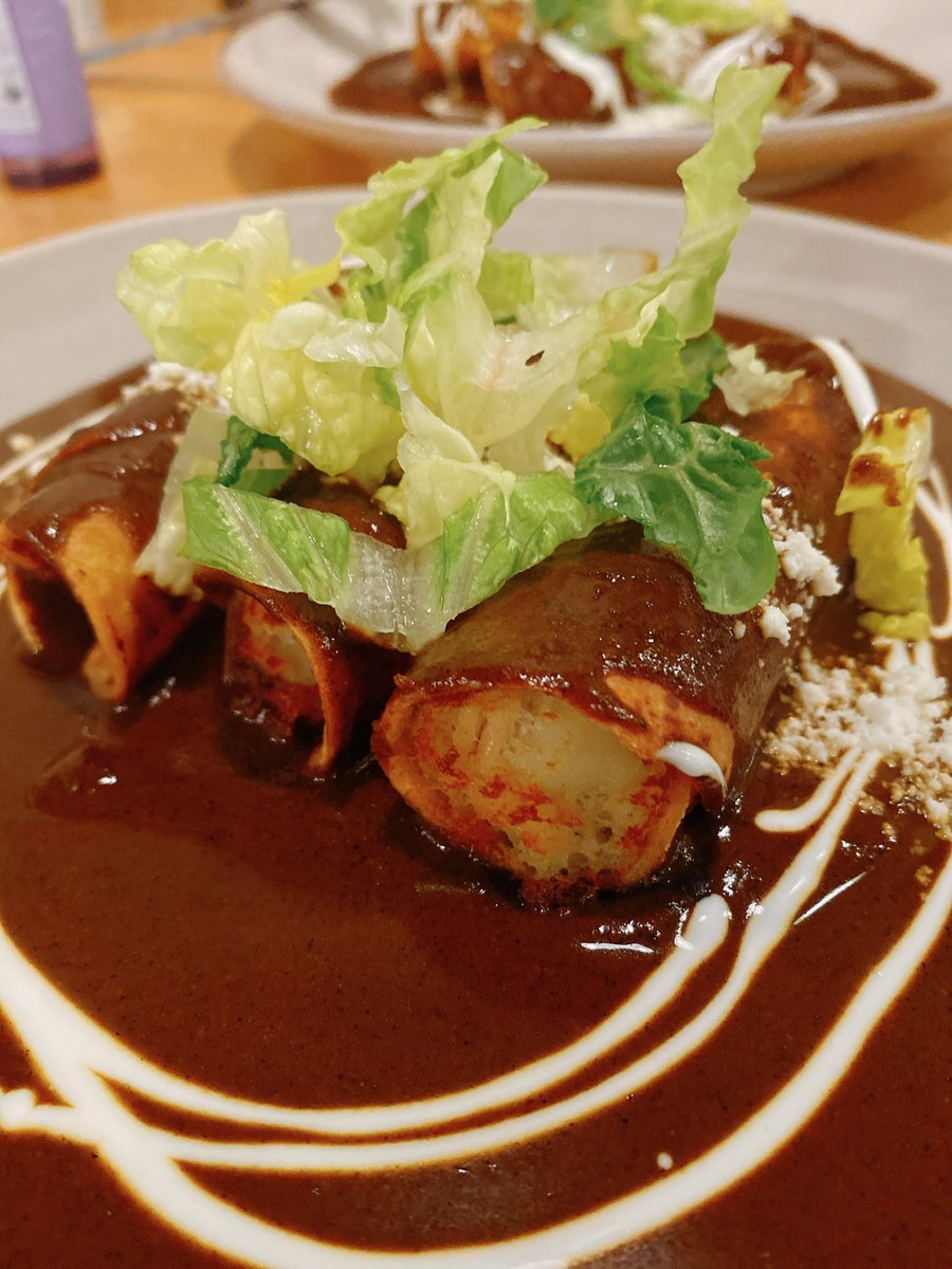 Tara Lee tweet media