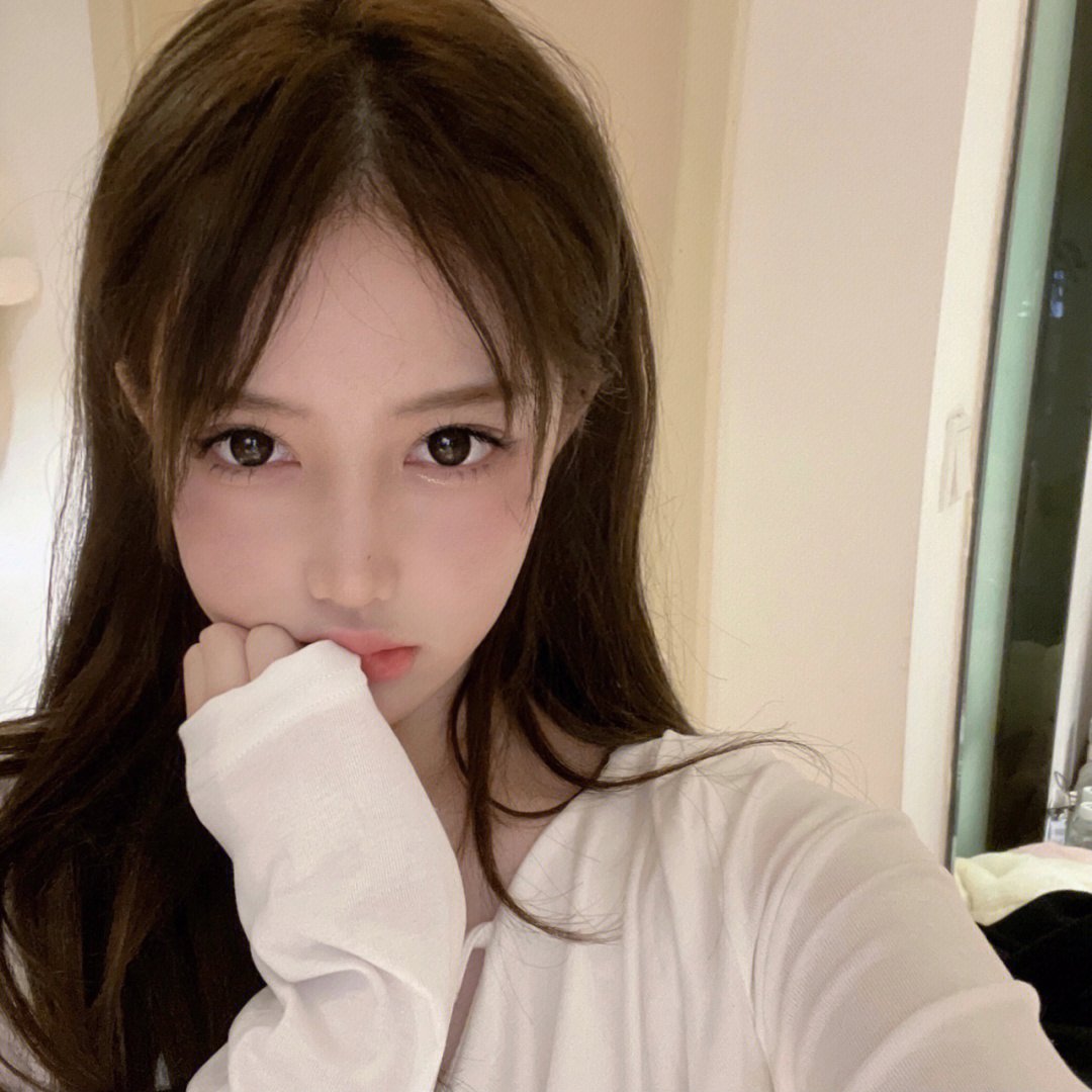 love54121's tweet photo. 反正我就是丑 没人爱 🤧 https://t.co/1yc53Z8Ri9