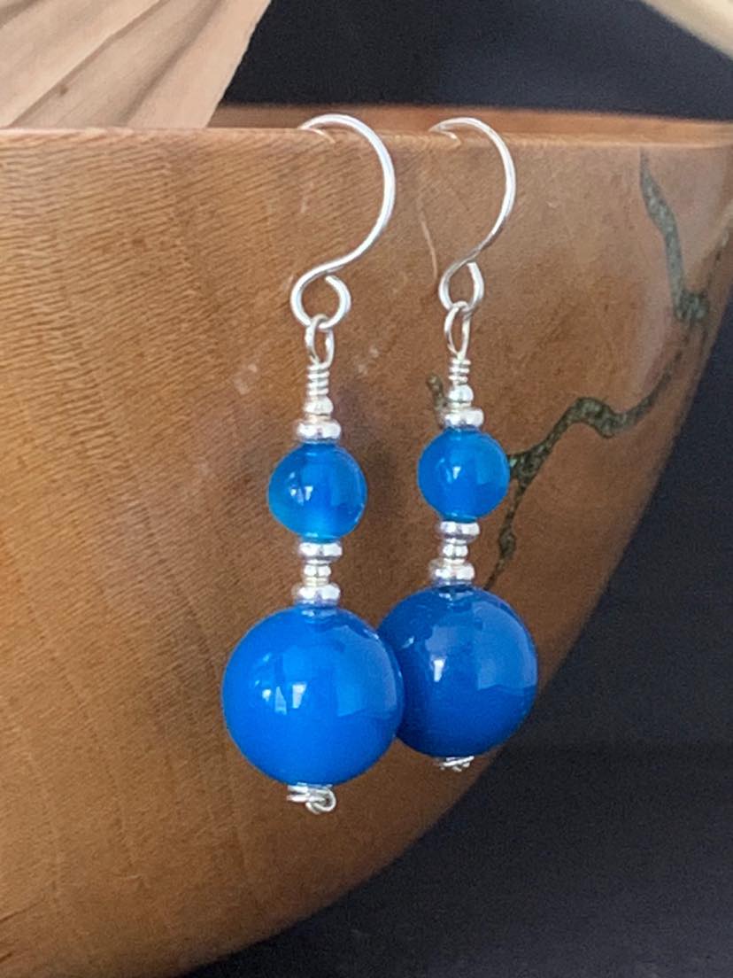 £18.35 via Etsy, 925 Sterling Earrings Blue Onyx & Silver with Agate, Crystal Drop, Hypoallergenic, Gift for Her: etsy.com/uk/listing/143…

#blueonyx #hypoallergenicearrings #silverearrings #agateearrings #earringsofgemstone #gemstoneearrings #bluedropearrings #handcraftedearrings