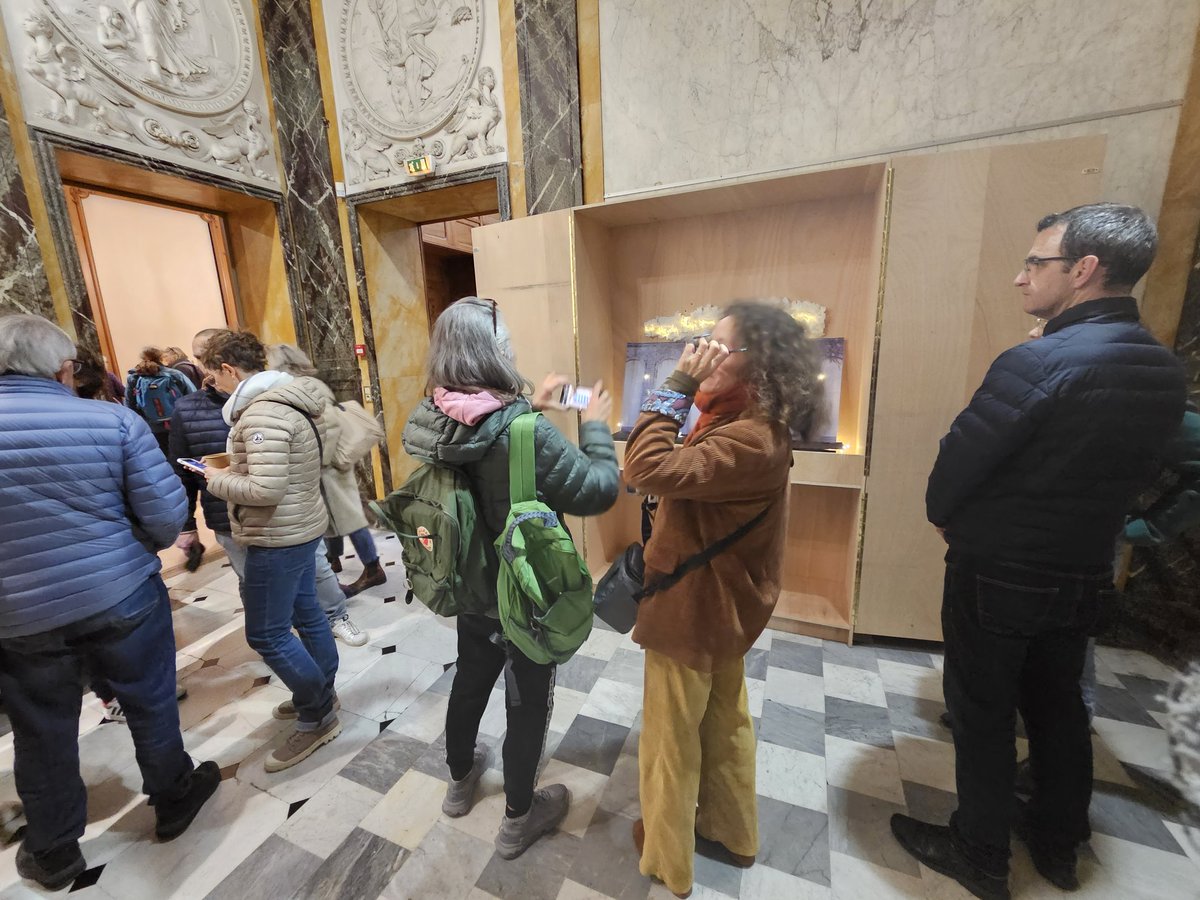 CroisonnierH's tweet photo. Exposition "À l'ombre de la route" des élèves 1ère spé. #ArtsPlastiques du lycée d'Estienne d'Orves. Belle initiation à la note d'intention pour un projet d'exposition adapté au Palais de Marbre - Archives de la ville de Nice &amp; question "Documenter ou augmenter le réel" 👌👍👏 https://t.co/vsct3HQDVq