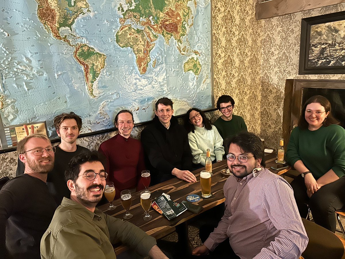 Had an amazing night out with our <a href="/CssbHamburg/">CSSB</a> <a href="/desy/">DESY (Deutsch)</a> team at a craft beer spot. Big thanks for being such an incredible group on every level😻