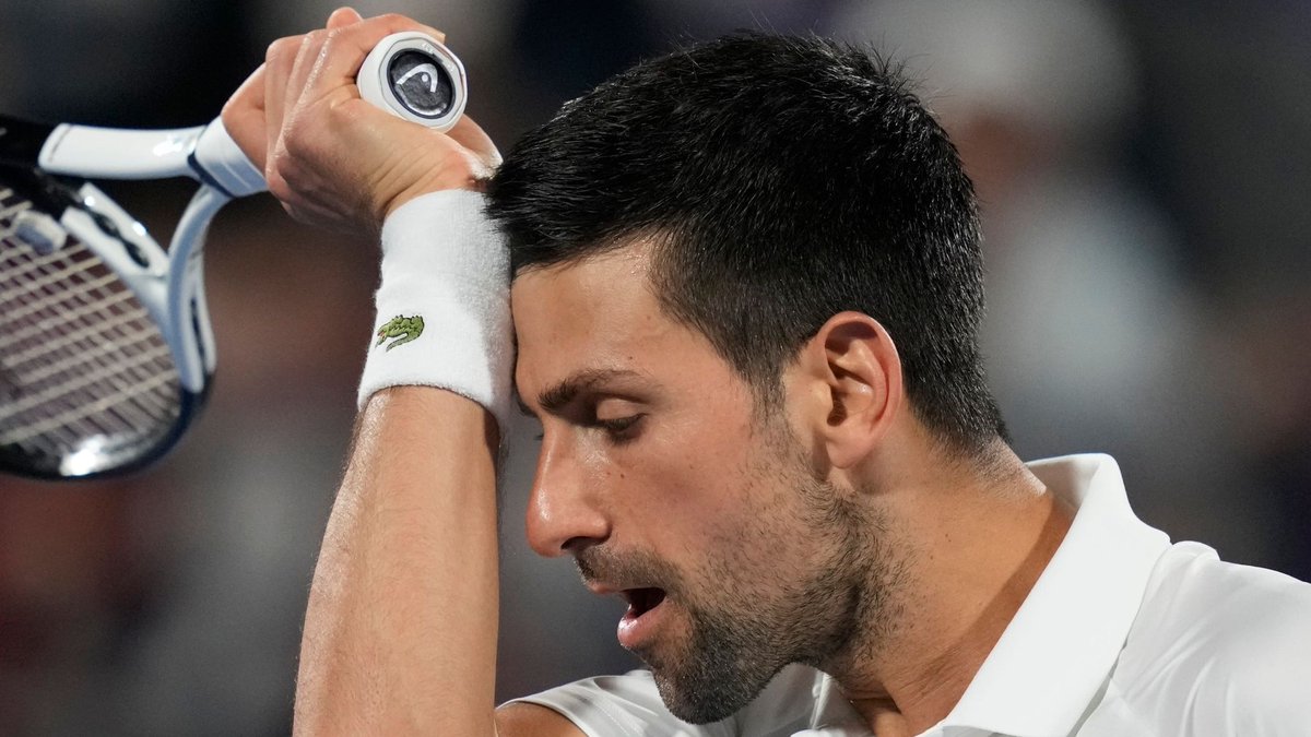 go_fondingo's tweet photo. 🎾🔥 Tennis fans, can you recall a jaw-dropping sports moment like today's Djokovic upset at the Australian Open? 🤯📆 Share the most shocking sports event etched in your memory! 🗣️🏆 #SportsShockers #MemoryLane #AustralianOpen https://t.co/t0AHkMXFcS