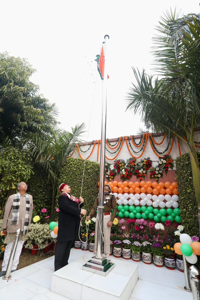 BJP4India's tweet photo. भाजपा राष्ट्रीय अध्यक्ष श्री @JPNadda ने आज 75वें गणतंत्र दिवस के अवसर पर नई दिल्ली स्थित भाजपा केन्द्रीय कार्यालय में ध्वजारोहण किया। https://t.co/fUB4jp2jJe