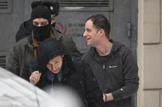 A Moscow court extended Evan Gershkovich's pre-trial detention until 30 March this morning -- meaning he'll have been behind bars in a Russian prison for at least a year 📷Alexander Nemenov/AFP