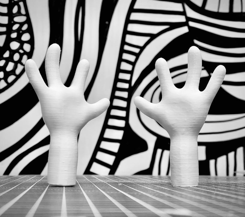 3D printed hands, Maquette’s for a new project element coming soon :) #vrsculpting #publicart #fun #monochrome