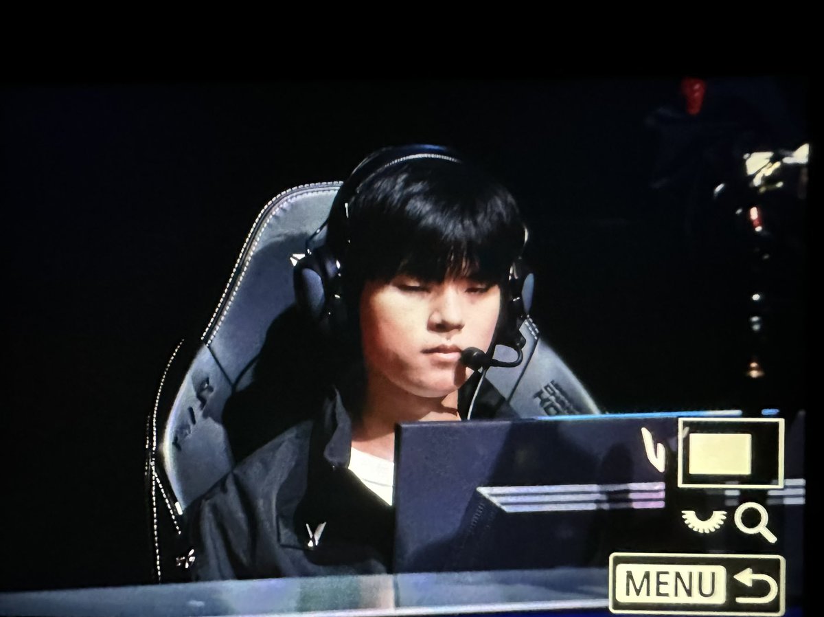 20240126 KT vs T1

재미있는 경기를 기대하고 있어용~~ 두분 다 화이팅!!✊

#Deft #gumayusi #데프트 #구마유시