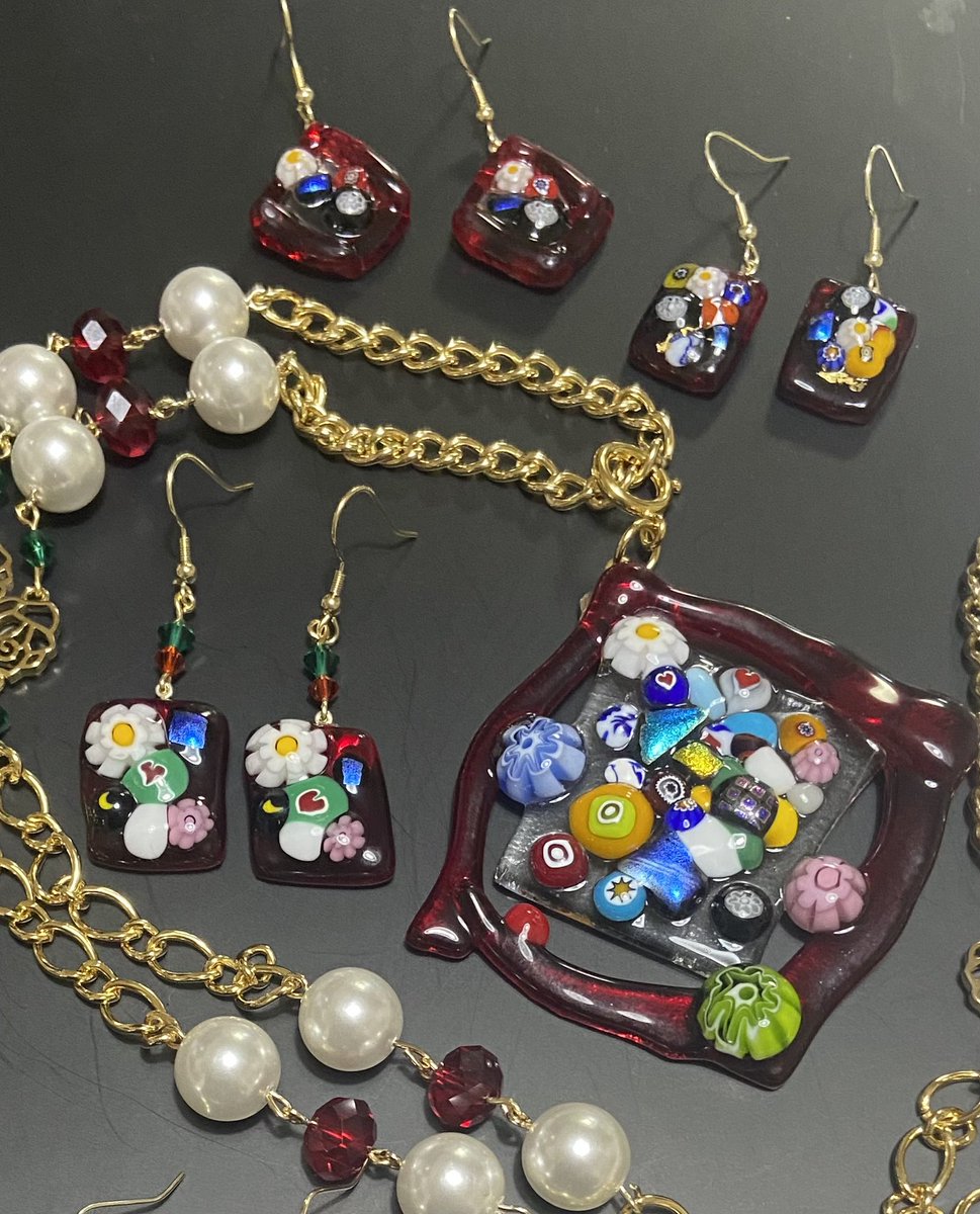 TARAPIART's tweet photo. 新作 オーダーありがとうございます❤️🧡💛💚💙💜🤍💖
#TARAPI
#マスクチャーム
#vetroveneziano #ART #Accessories #necklace #Germany #London #Italia #France #handmade #ベネチアンガラス #アクセサリー #ハンドメイド #ピアス #ネックレス #magnetcorsage #絵 #picture #imatarapi https://t.co/bNr9WaoXfk