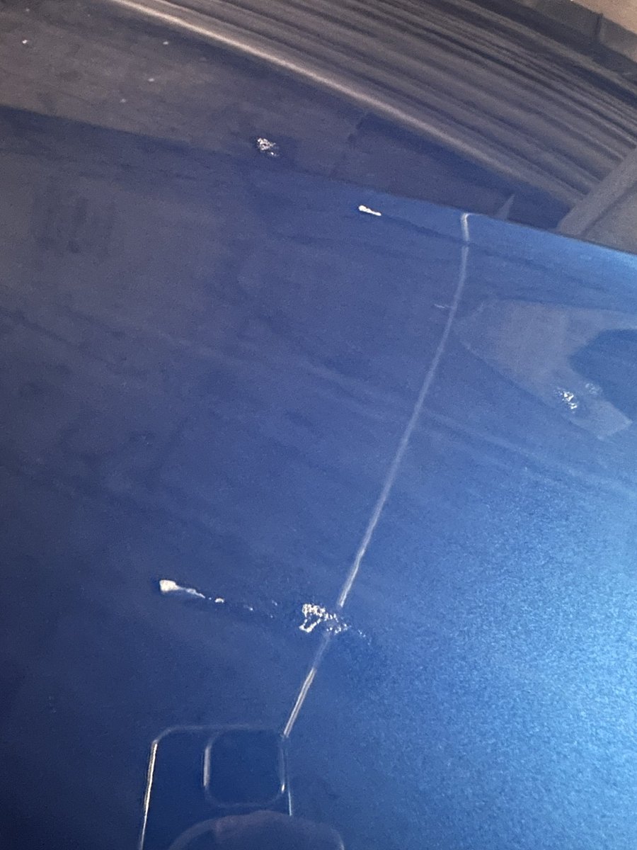 Nicht gerade eine Visitenkarte für <a href="/BaselStadt/">Kanton Basel-Stadt</a> -Velofahrende. Als Autofahrer bin ich angespuckt worden, nur weil man die #Sicherheit gewähren wollte. #velo in #basel ihr seid beschämend, eine #schande und #gefahr - wundert euch nicht, dass man euch nicht liebt.