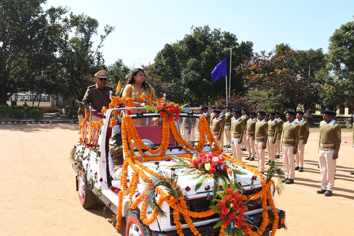 Happy 75th Republic Day! Jai Hind 🇮🇳
<a href="/bitvarunranjan/">Varun Ranjan</a> <a href="/dc_dhanbad/">DC Dhanbad</a> <a href="/DC_Hazaribag/">DC Hazaribag</a>