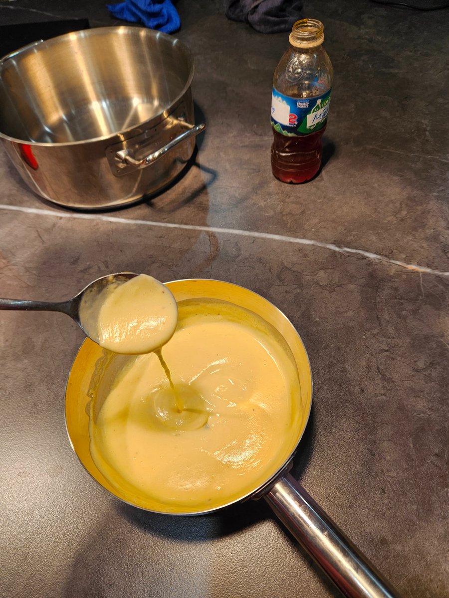 TrngQucDng3's tweet image. Egg benedict homemade by myself
#kitchenlab #hiddenkitchen