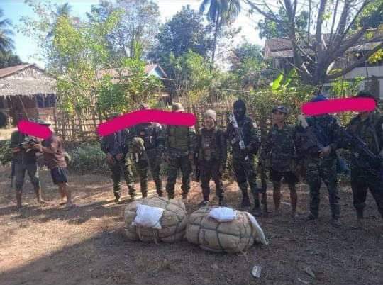 MannShein1's tweet photo. KNLA/Allied Forces had received the ammunitions which dropping from the terror Junta helicopter for Wintapan station in #Beelin Township of #Mon State.
#WarCrimesOfJunta
#2024Jan26Coup
#WhatsHappeninglnMyanmar https://t.co/0PO185ONo0