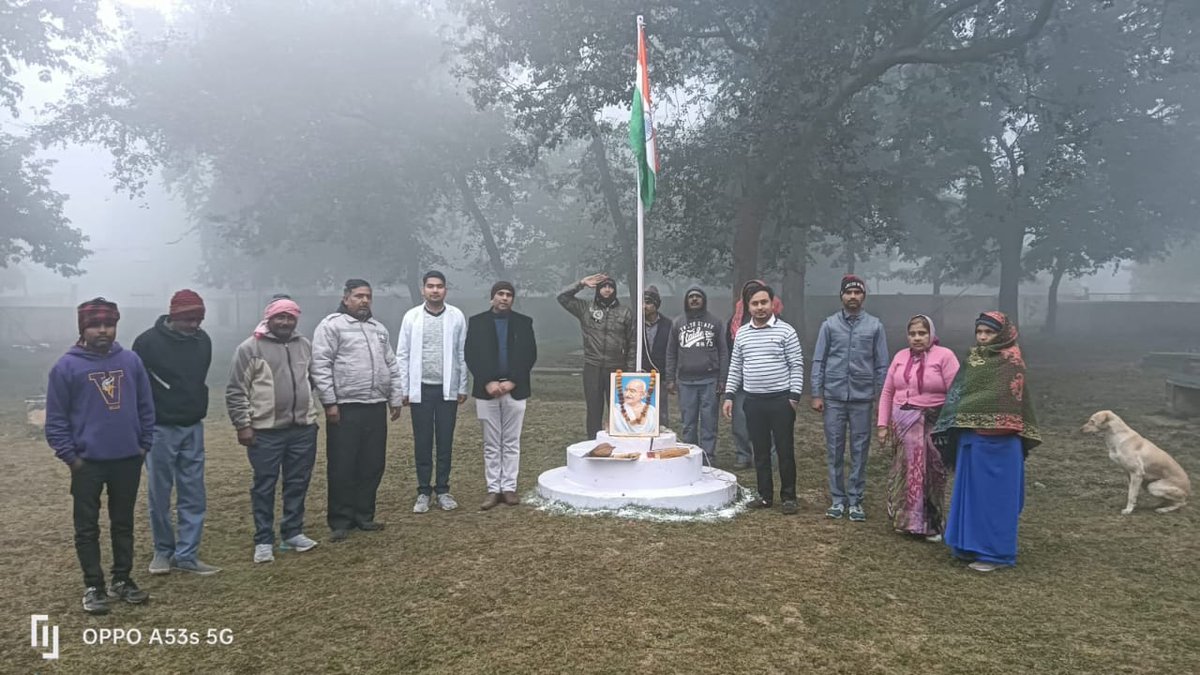AgcCms's tweet photo. @DRM_Agra @CPRONCR  75वें गणतंत्र दिवस के अवसर पर मुख्य चिकित्सा अधीक्षक/उ.म.रे./आगरा द्वारा तिरंगा फहराया गया। साथ ही समस्त रे.स्वा.इकाइयों में तिरंगा फहराया गया। जय हिन्द। वन्दे मातरम्। #RepublicDay2024 https://t.co/22KAQh8cE4