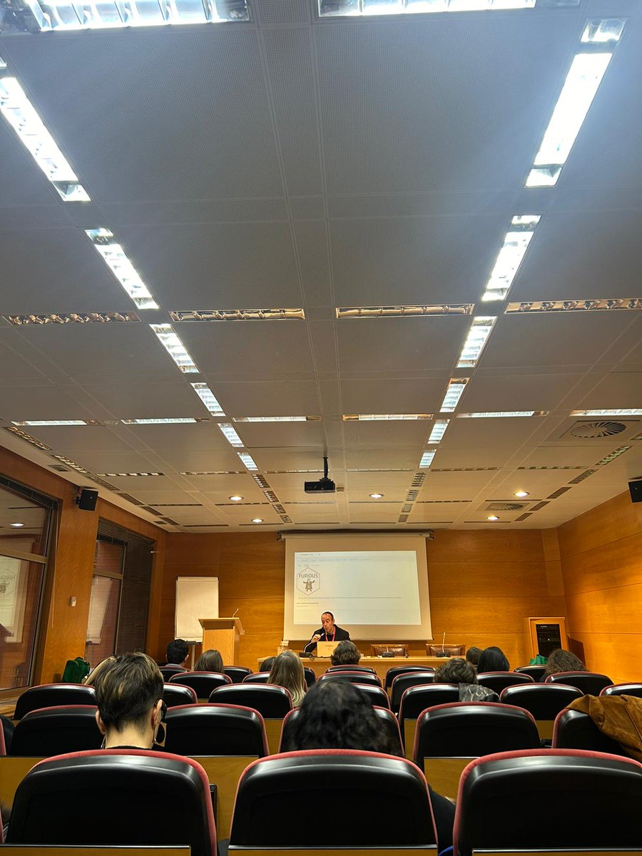 Divendres 24, el Dr. Cabedo va participar en la presentació de la recerca liderada per la Dra. Andrea Carcelén, el títol de la qual és: Retos y dificultades para la construcción de un corpus espontáneo de conflicto: el tratamiento legal de datos personales en el corpus ESPRINT.