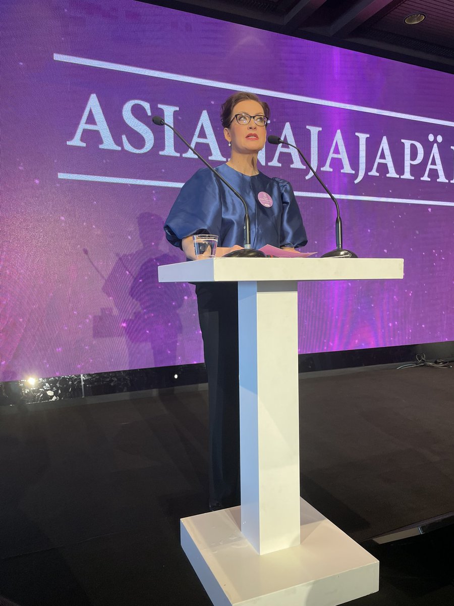 Puheenjohtajamme <a href="/h_raiha/">Hanna Räihä-Mäntyhar</a>: Meidän on huolehdittava asiakkaidemme oikeusturvasta perusarvojemme ja hyvää asianajajatapaa koskevien ohjeiden velvoittamina niinäkin hetkinä, kun se on vaikeaa tai siihen kohdistuu ulkopuolista painetta. (1/2)