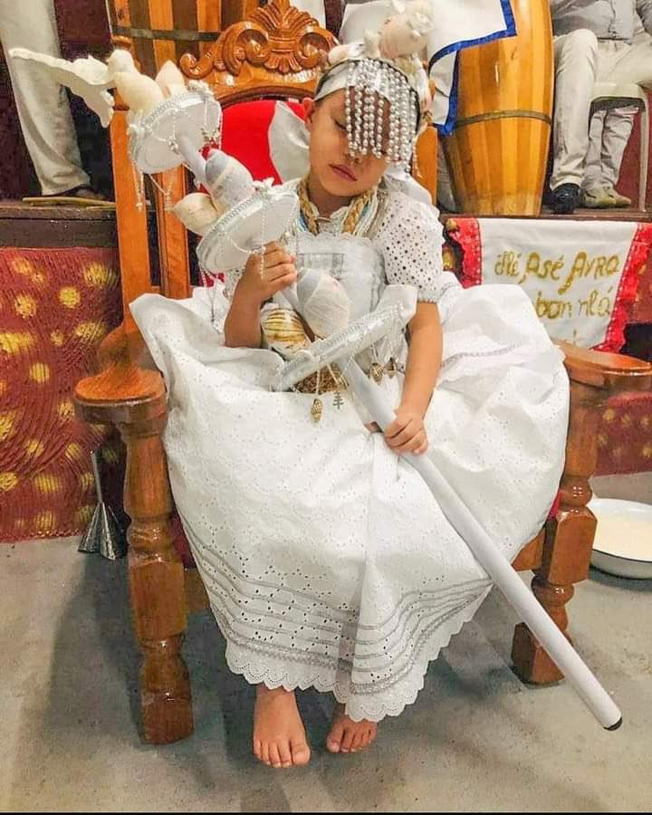 Que Oxalá abençoa a sexta-feira de todos 🕊️🤍