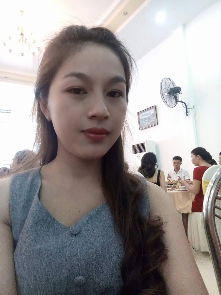 Lời anh nói ra toàn là đường với mật. Nhưng chết thật, em lại là một con ong mới cay.
