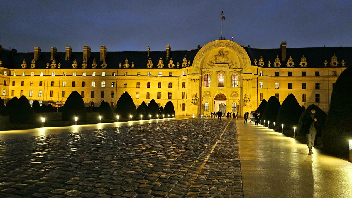 ✨#Voeux2024 de la Mutualité Militaire aux #Invalides.
Avec @mutuelleUneo et Solidarm, la CNG renouvelle son engagement social auprès de la communauté #gendarmerie. En 2024, faisons nôtre la devise de Pierre de Coubertin : 'Plus vite, plus haut, plus fort' pour une année en Or💙!