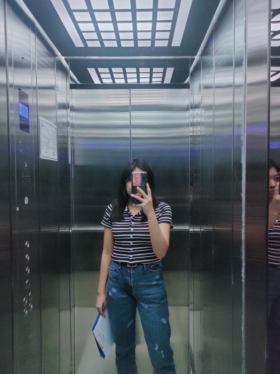 itskhcx's tweet photo. tgif? https://t.co/dsDnqKUzfg