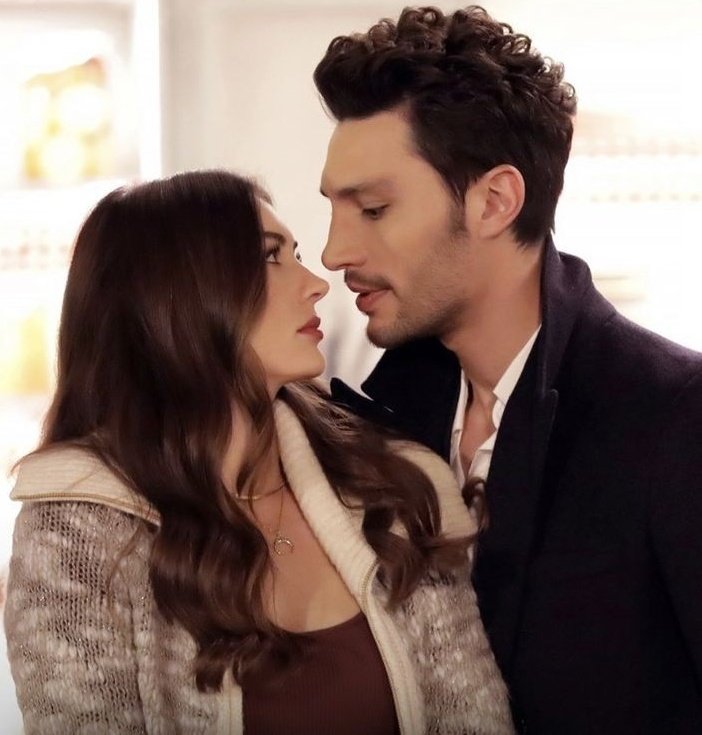 ilbur1119's tweet photo. HAPPY AMI DAY🤍

#AşkMantıkİntikam #EsZan
#İlhanŞen #BurcuÖzberk https://t.co/QzTFm3SmTq