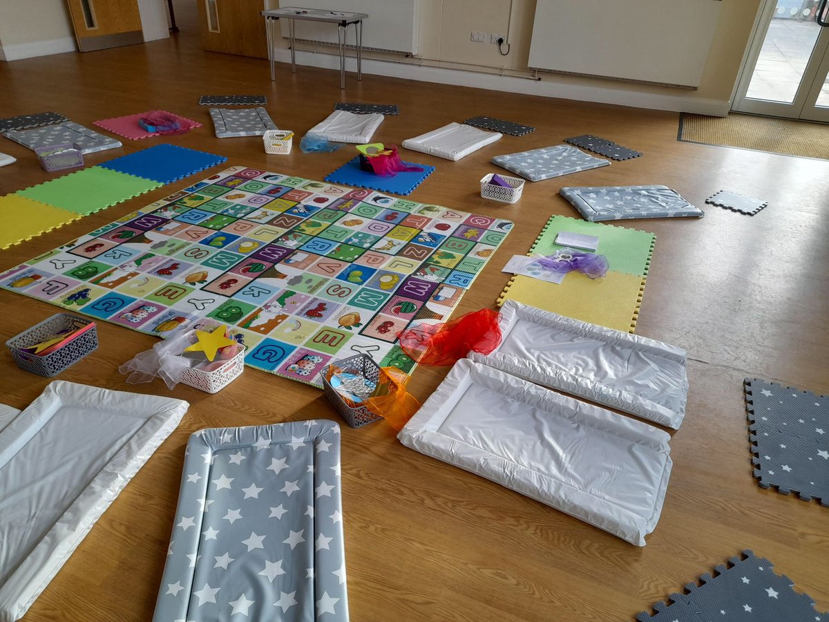 #letstalkwithyourbaby #ourbestplaceisfacetoface 😊🌈

This week Nia, Anna and Angela had a fantastic first session for our Let’s Talk group in Brecon with 15 families playing games and singing songs face to face with their baby 👶🏼