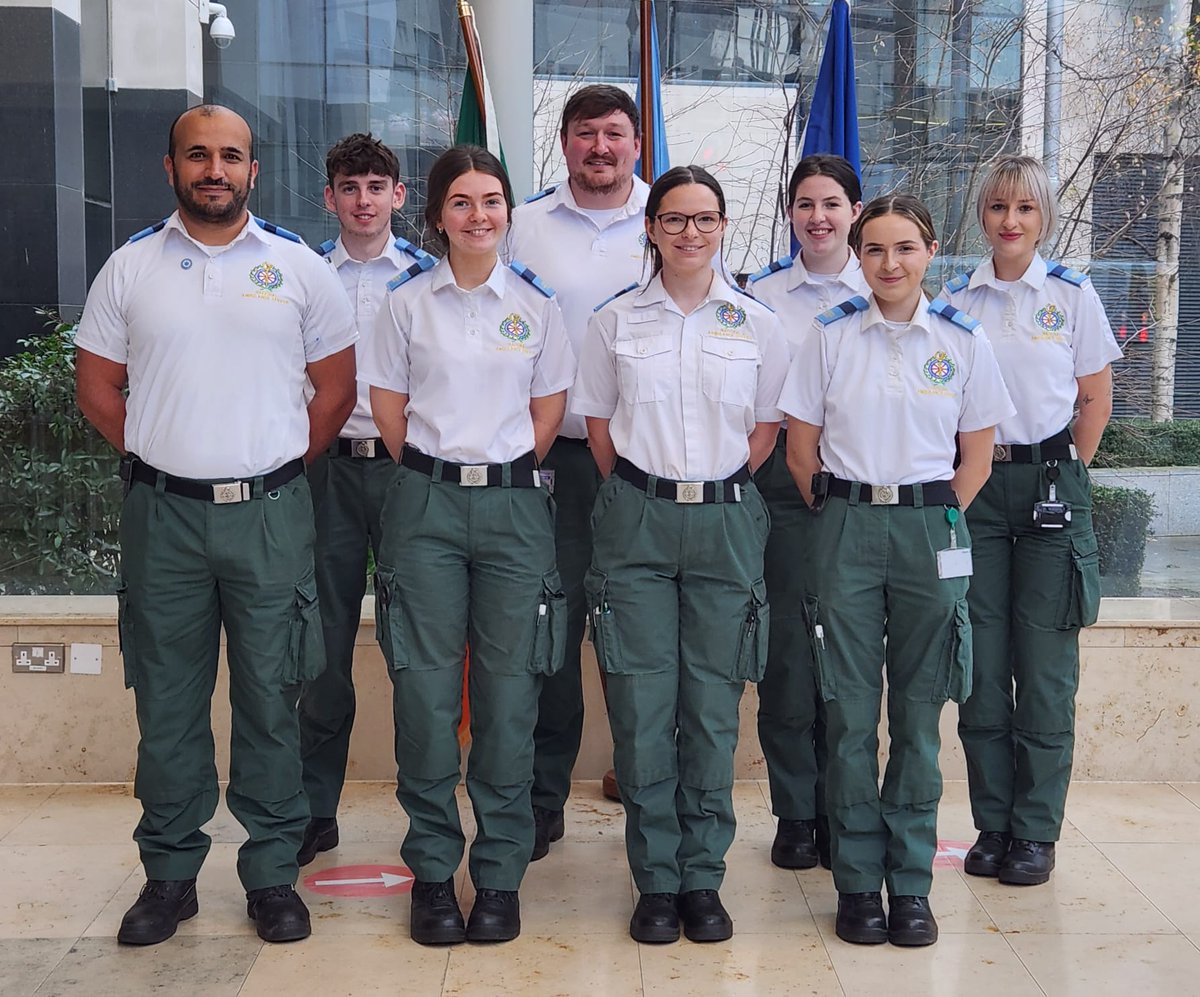 We are all very proud of our first group of Year 2 students who have commenced their Post Graduate Internship with the National Ambulance Service. Huge thanks to everyone involved in their education! Don’t they all look amazing in their uniform 📷 #StudyatUL #paramedicstudies