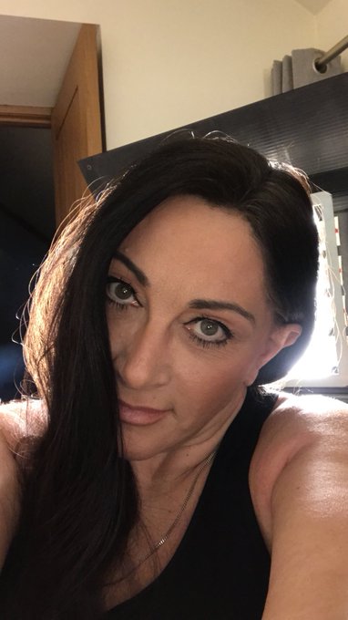 Good morning to you all. Wishing you all a fantastic weekend 😘😘😘 stay out of trouble 😉😉😘 https://t.c