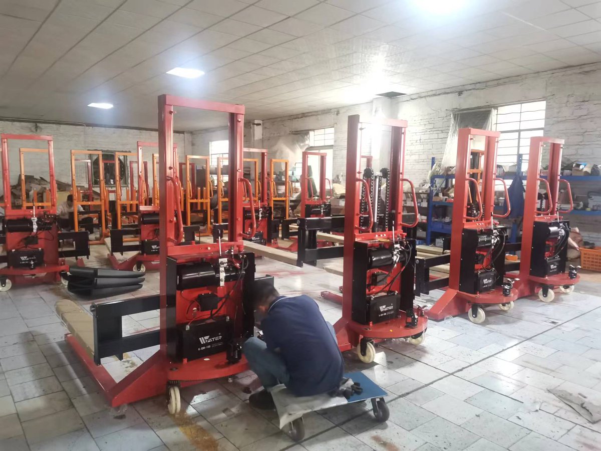matta_yang's tweet image. Guangdong Niuli Customized Straddle Leg Semi Electric Stacker

#semielectricstacker #straddleelectricstacker #palletstacker #hydraulicstacker #stacker