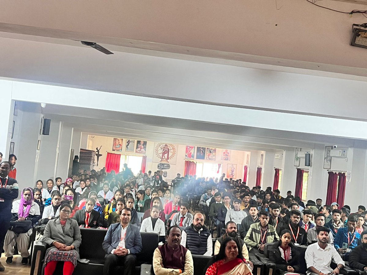 UzmaNaa71177417's tweet image. #MeraPehlaVoteModiKo 
#NaMoNavMatData 
राष्ट्रीय मतदाता दिवस पर 
नव मत दाता सम्मेलन 25 - 01 - 2024
माननीय प्रधान मंत्री जी के साथ।
@MPBJYM @vaibhavpawarmp @ChetasSukhadia @rohit_chahal @prahladpatelfan @HitanandSharma @Tejasvi_Surya @prahladspatel @KavitaPatidar_ @BJP4MP