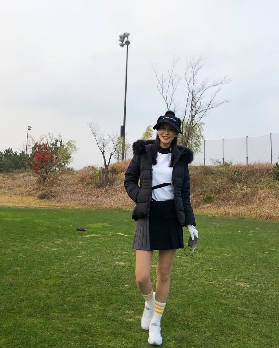 인스타: 내가 이렇게나 잘 살고 있다! X
난 이렇게 살고 있으니 관심있는 일이나 이야기가 필요하면 이 사진들을 참고하시라. O