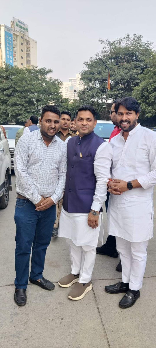 kundankarn47's tweet photo. लाखों युवाओं के प्रेरणास्रोत एवं  मेरे आदर्श, उत्तर प्रदेश विधान परिषद सदस्य व प्रदेश महामंत्री भाजपा उ. प्र बड़े भैया श्री सुभाष यदुवंश जी को जन्‍मदिन की हार्दिक बधाई ।

मां शारदा की कृपा सदैव आप पर बनी रहे। स्वस्थ रहें, दीर्घायु हों, शुभकामनाएं!
@AwanaChaman @MrYaduvansh https://t.co/DveKZuaIaP