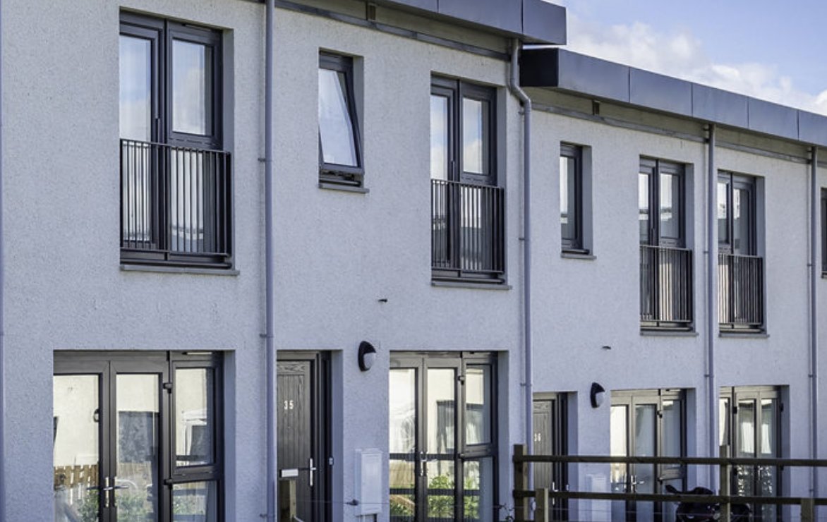 EpwinWSystems's tweet image. We boast a broad range of PVC-U and aluminium window and door systems from Britain’s most recognised brands:

👉 Stellar Aluminium
👉 PatioMaster
👉 Spectus
👉 Profile 22

Discover👇 
bit.ly/3OgiOLl

#windowsystems #doorsystems #teamEWS