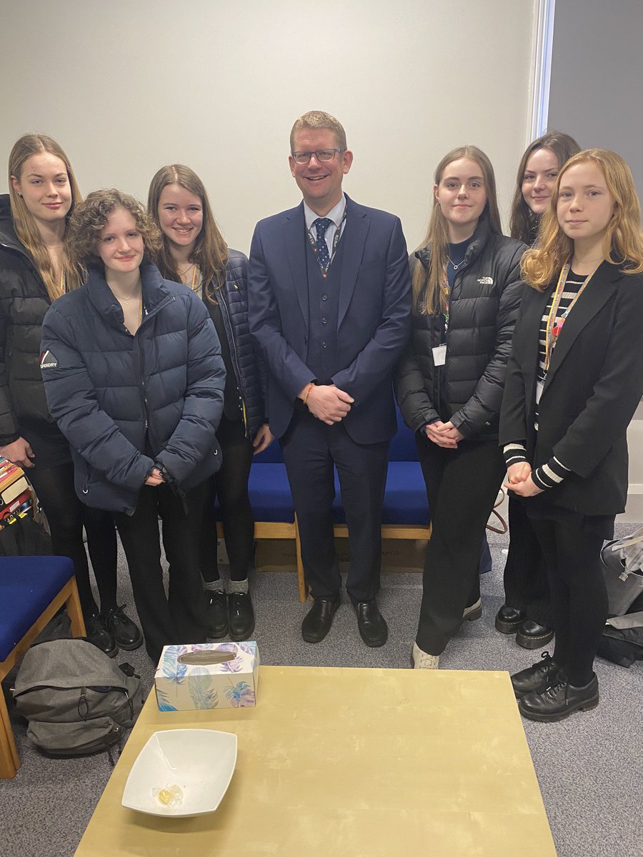 Sixth form stars of the week! Thank you to these amazing Geography students, Christina, River, Imogen, Hannah, Katie and Freya for their support in promoting the subject at KS4 and 5. <a href="/TheRoyalLatin/">RLS</a> <a href="/RLS6thform/">RLS Sixth Form</a> 🌟