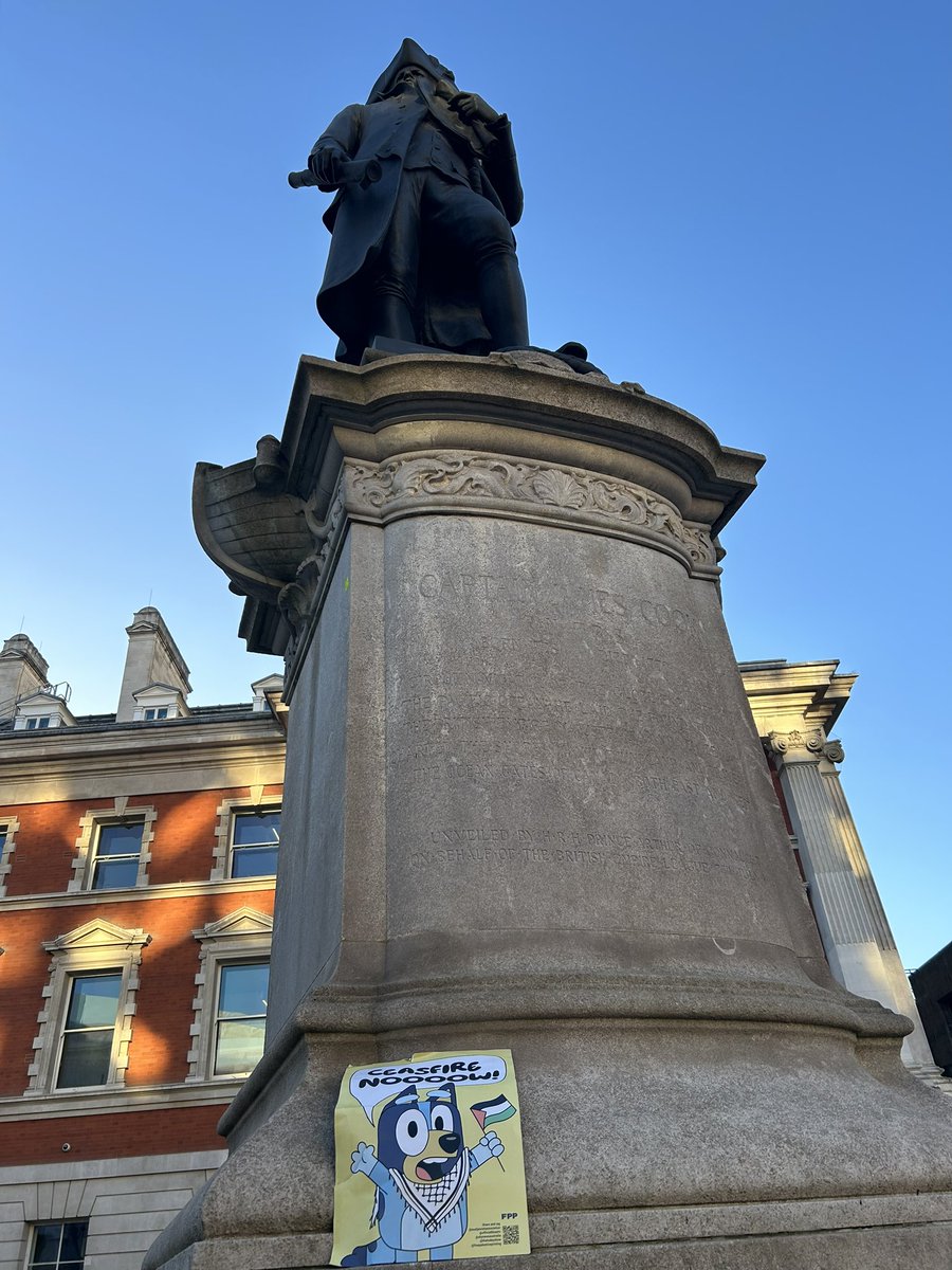 The wimp’s version of #thecolonywillfall at #JamesCook statue in London. #SURVIVALday #InvasionDay24 #FreeGaza #FreePalestine #AlwaysWasAlwaysWillBe