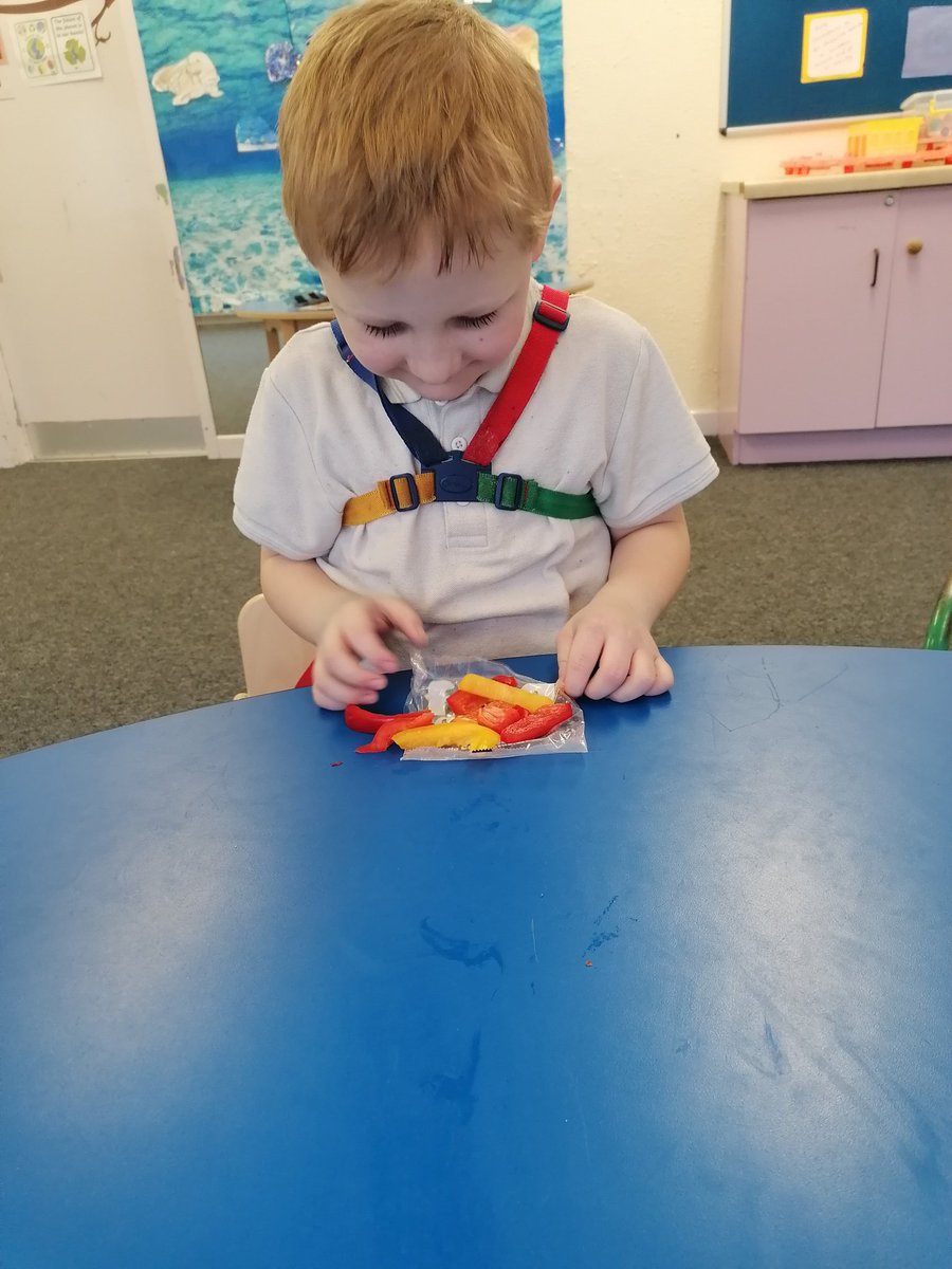 stclares_ss's tweet photo. Tasty peppers and banana π#FoodDudesWeek #jasmineclass https://t.co/ZQGUSGgxyy