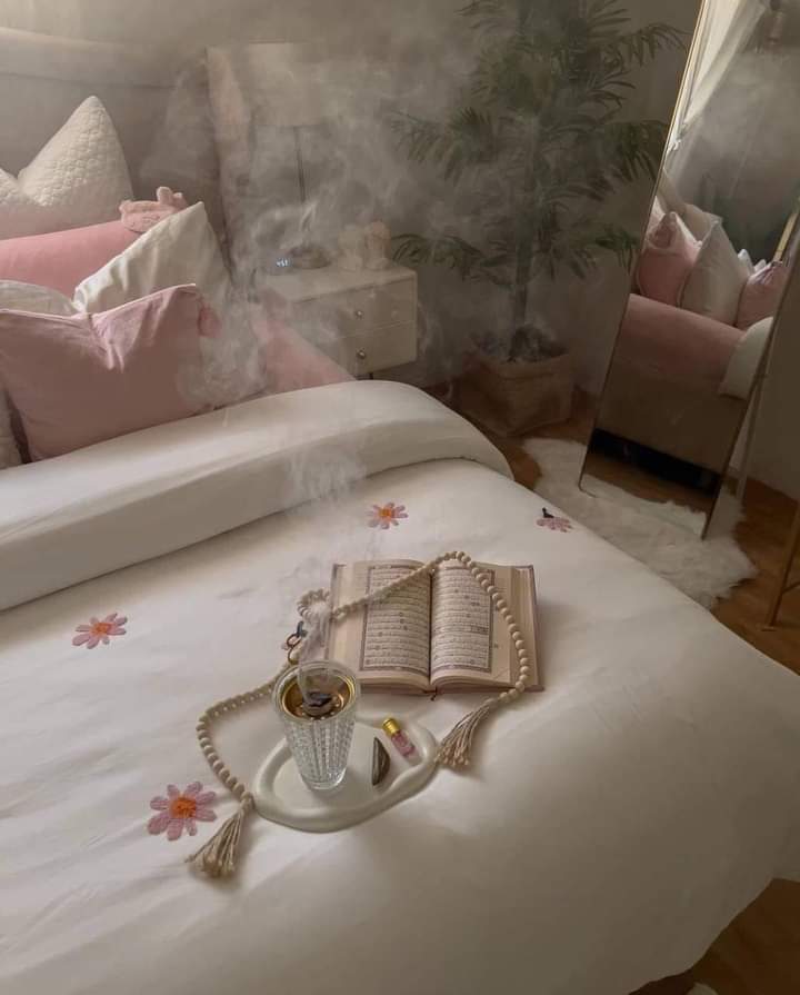 3 raxmadood ayaa noogu sugnaatay Maalinka jimco; 

1- Saligaa nabiga scw
2-Suuratul kahfi
3-iyo saacad qiimo badan oo na sugeysa maqribka ka hor oo ducada la aqbalo

Jumca mubaarak 🤍