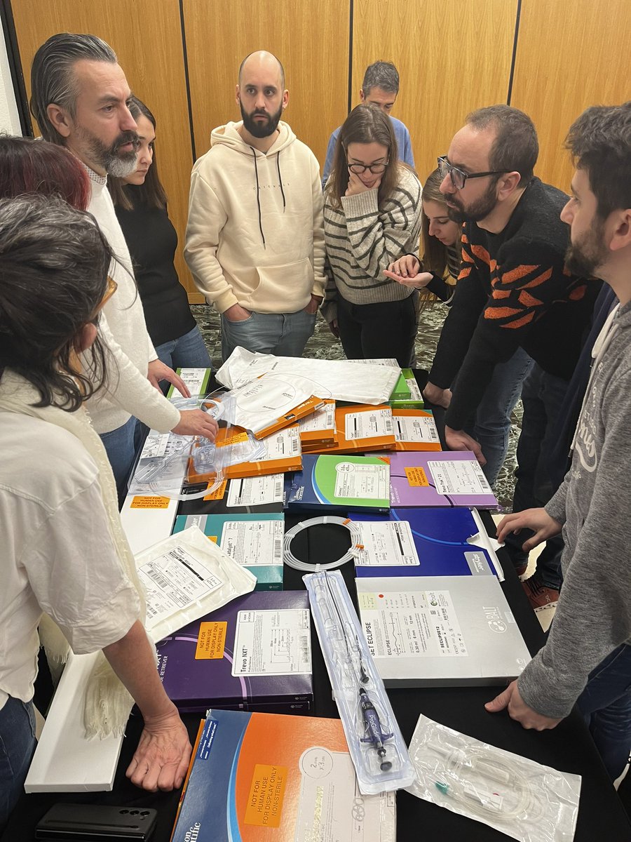 CENeRI2024's tweet photo. Después de la teoría… a práctica! ¡Hands on! 🙌🏻 

@Sremollo 
@IsaRCaamano 
@Stryker_NV https://t.co/m69KelybCR
