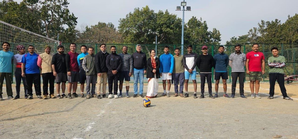 wii_india's tweet image. Triumph at the  Wild: A Volleyball Tournament was organized on the occasion of 75th Republic Day at @wii_india. Teams- Falcon, Hawk, Eagle, Hornbill, Buzzard and Kingfisher participated in the event. Congratulations to Team Kingfisher on their victory (2-1) over Hornbill in the…
