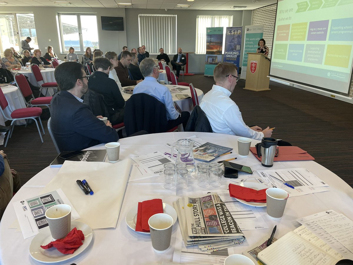 Sharing the excellent skills coverage in issue two of @StoryHull with delegates at today’s forum presented jointly by HEY LSIP and @hey_lep with support from @hhchamber