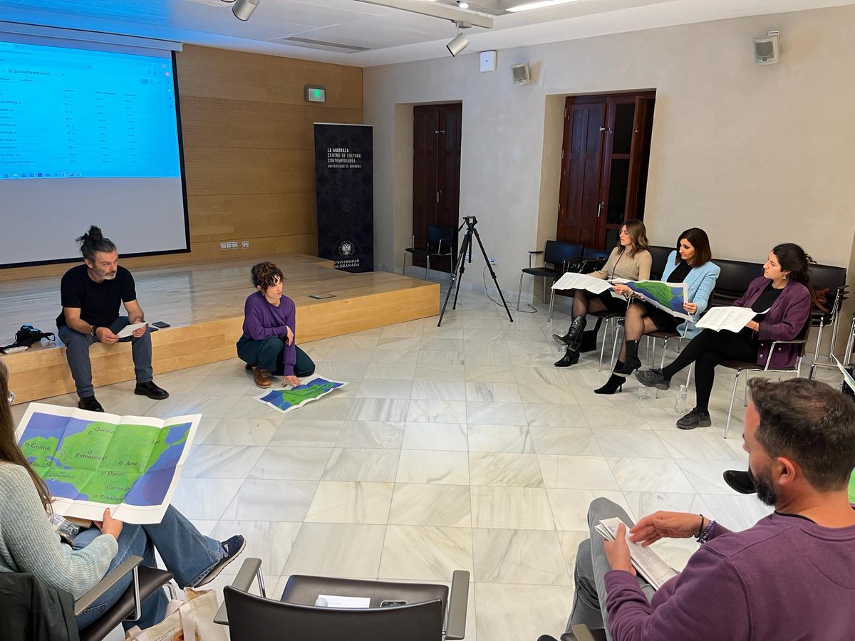 lamadrazacccugr's tweet photo. #PedaLABUGR | Profesionales de la docencia replantean conceptos presentes en la muestra para articular proyectos creativos en los que el arte sirva como plataforma de aprendizaje en los ámbitos de la educación formal.
¡Síguenos para conocer cómo avanzan sus resultados! https://t.co/qtKi3wHWI7