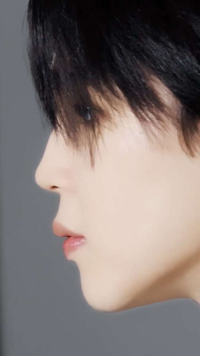 jimin is the most gorgeous man i've ever laid my eyes on