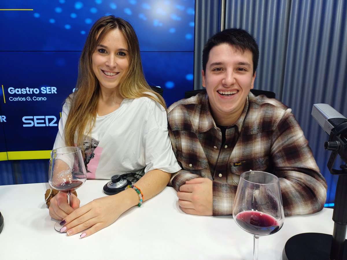 Esta semana en el #pódcast de <a href="/GastroSER/">Gastronomía</a> entrevistamos a dos milenials con estrella Michelin: Jaione Aizpurua y Aaron Ortiz. Santi Rivas nos propone vinos de Navarra y <a href="/pacoaunonmuelas/">Paco Auñón</a> nos cuenta qué pasa cuando se cierra la última tienda de un pueblo linktr.ee/gastroser