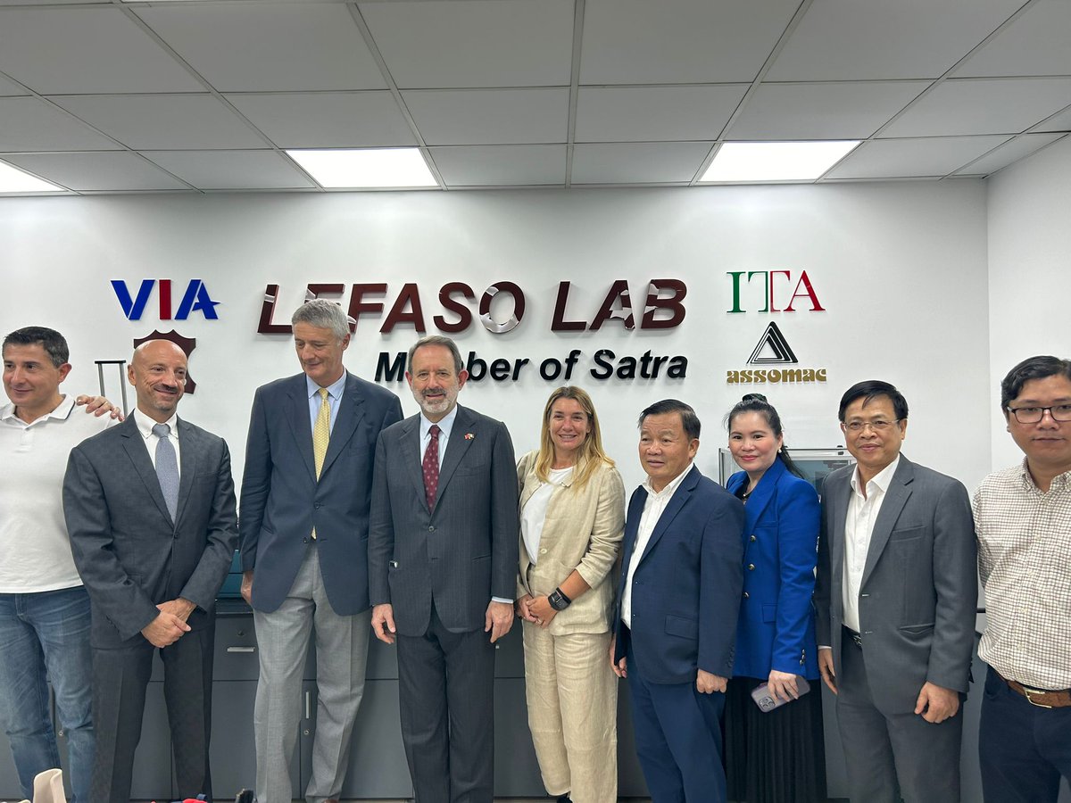 Dopo la presentazione del Rapporto #Ingenium #Vietnam, abbiamo fatto visita all’ ITALY-VIETNAM FOOTWARE CENTER, centro tecnologico #calzaturiero nato dalla sinergia tra <a href="/assomac_italia/">Assomac</a> e #LEFASO, l’associazione vietnamita per le calzature e la pelletteria. #internazionalizzazione
