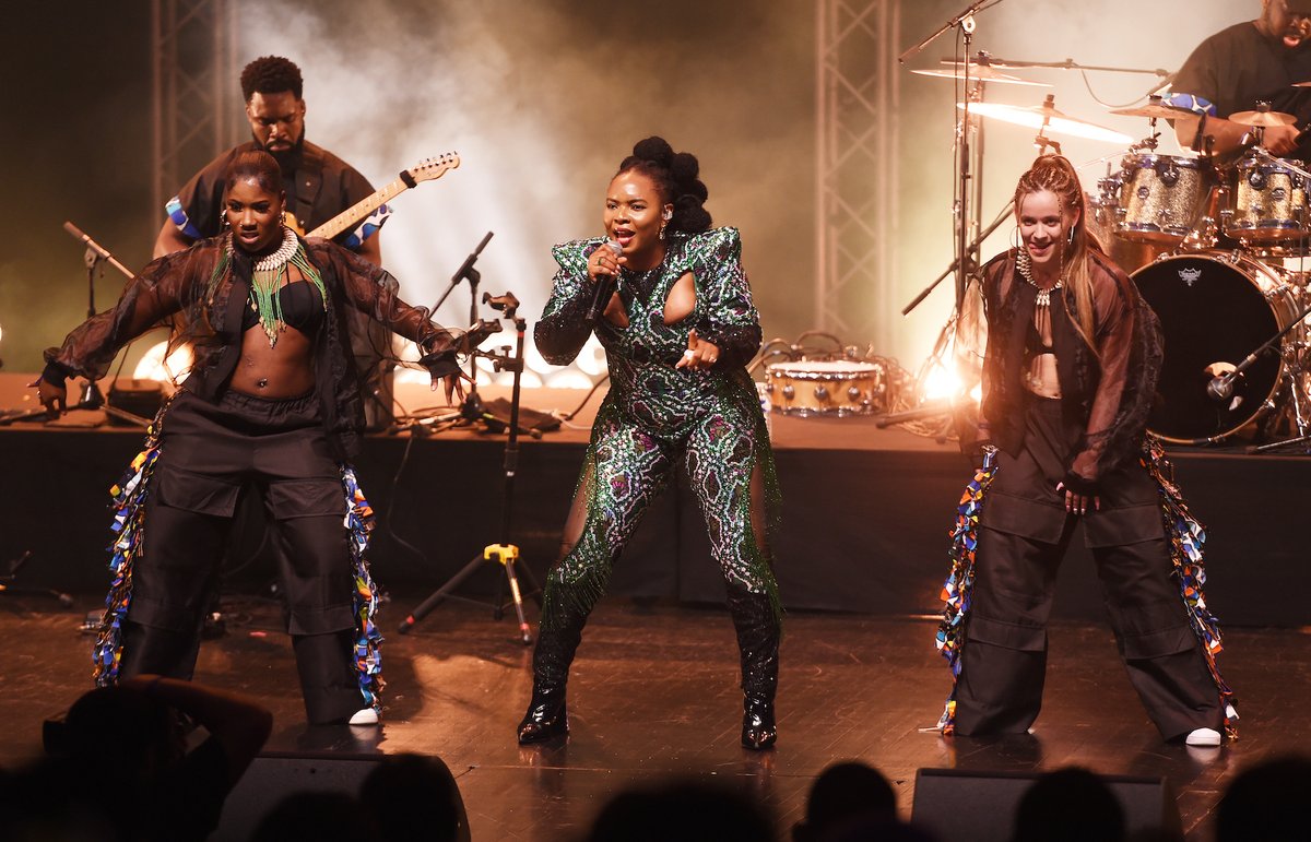 Palais des Festivals (@cannespalais) on Twitter photo Encore une soirée de folie hier au <a href="/midem/">MIDEM</a> avec <a href="/yemialadee/">✊🏾 yemialade</a>, <a href="/kidfrancescoli/">Kid Francescoli</a>, @french79music, <a href="/JoachimGarraud/">JoachimGarraud</a> !
Ce soir, De la Soul, Black Star, <a href="/MadameMonsieur/">Madame Monsieur</a>, Clara Ysé, et la <a href="/trace_france/">TRACE FRANCE</a> party !
➡️cannesticket.com/fr/spectacles/…
#Cannes #CannesFrance #CotedAzurFrance Encore une soirée de folie hier au <a href="/midem/">MIDEM</a> avec <a href="/yemialadee/">✊🏾 yemialade</a>, <a href="/kidfrancescoli/">Kid Francescoli</a>, @french79music, <a href="/JoachimGarraud/">JoachimGarraud</a> !
Ce soir, De la Soul, Black Star, <a href="/MadameMonsieur/">Madame Monsieur</a>, Clara Ysé, et la <a href="/trace_france/">TRACE FRANCE</a> party !
➡️cannesticket.com/fr/spectacles/…
#Cannes #CannesFrance #CotedAzurFrance