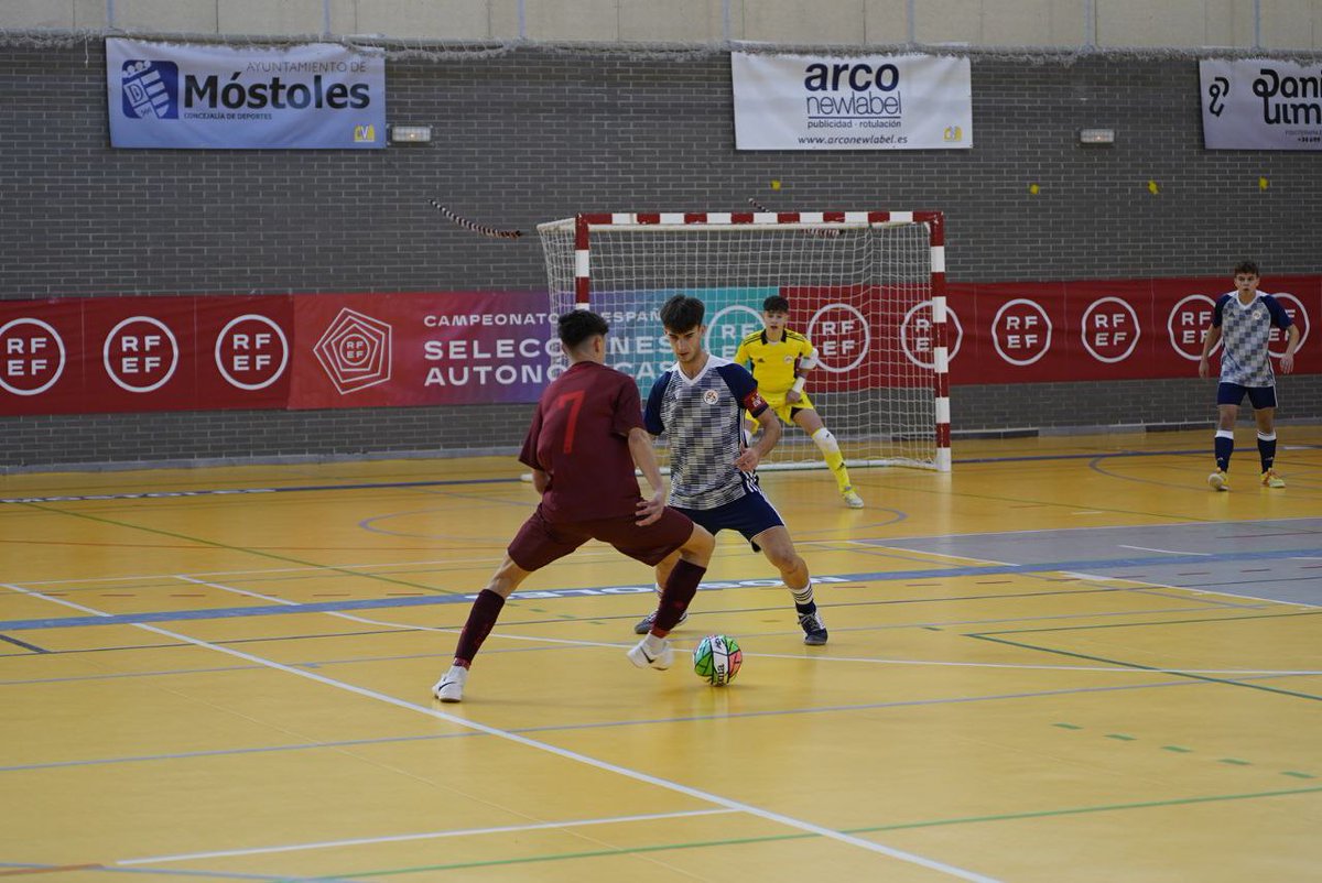 ffrm_se's tweet photo. ⏸️ 20' ¡𝗗𝗘𝗦𝗖𝗔𝗡𝗦𝗢! | #FFRM 1-0 #CYL | Nos vamos a vestuarios con ventaja en el marcador ✅.

🗣️ ¡Seguimos así! ¡Vaaaaaamos, chicos! #VamosFFRM 💪

📽️ https://t.co/FXQhsPvTgj #Sub16FS https://t.co/kTPGxJvUtn